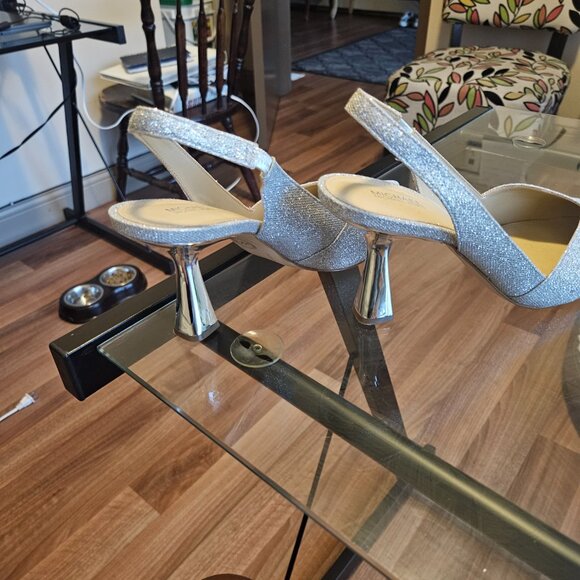 Shoes - Picture 5 of 5